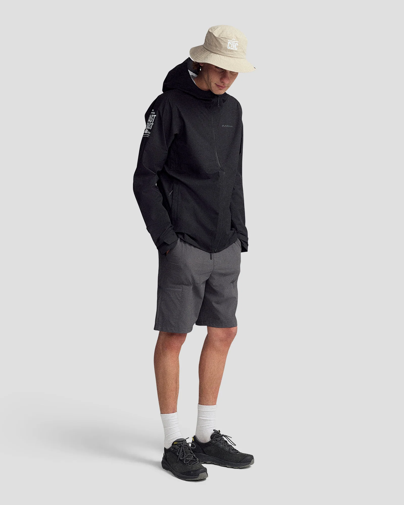 Coast To Coast - Men's Trailhead Stretch 2.5L Rain Jacket - Black Stingray - Image 3