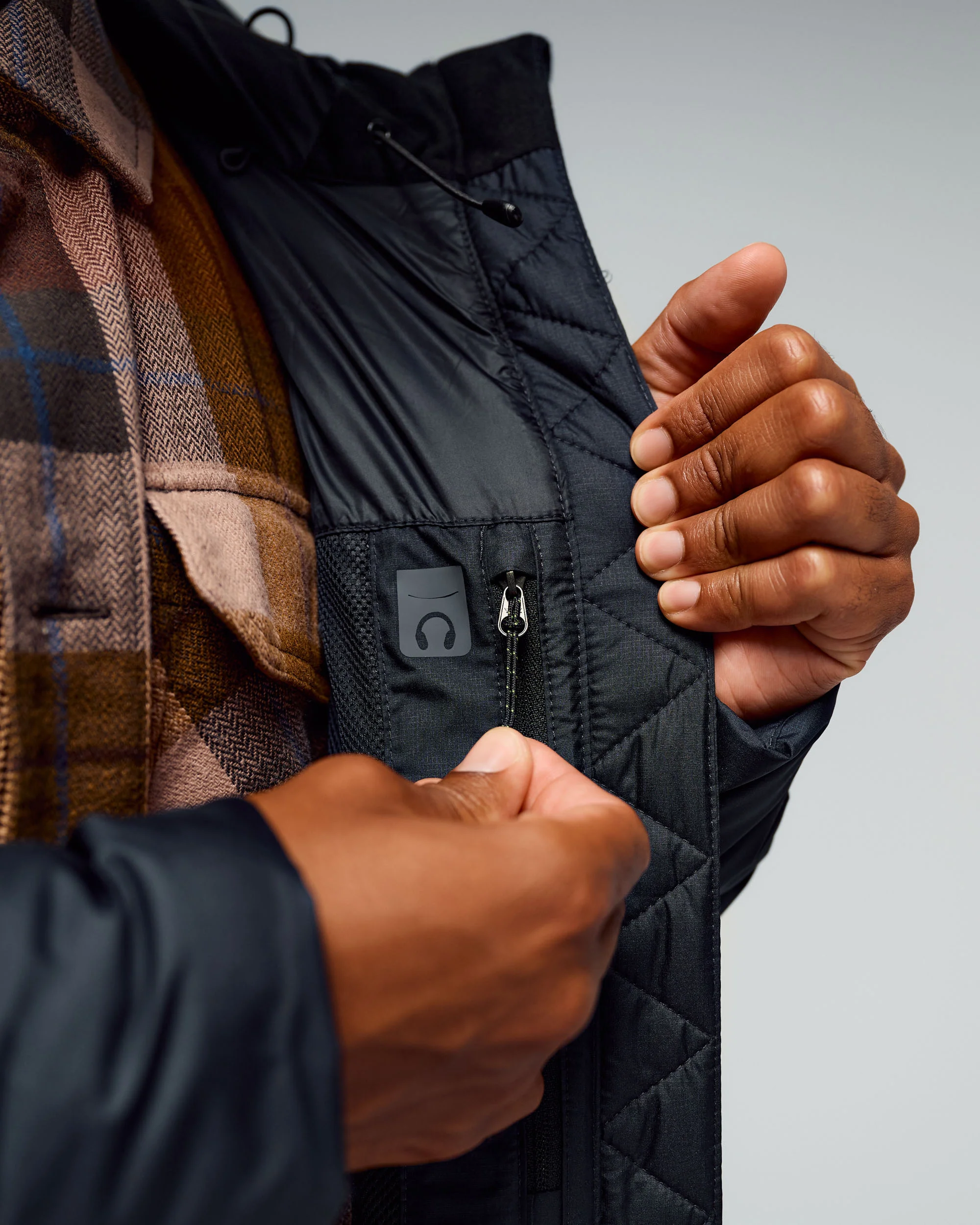 Men's Epiq Hooded Down Jacket - Black/Black - Image 6