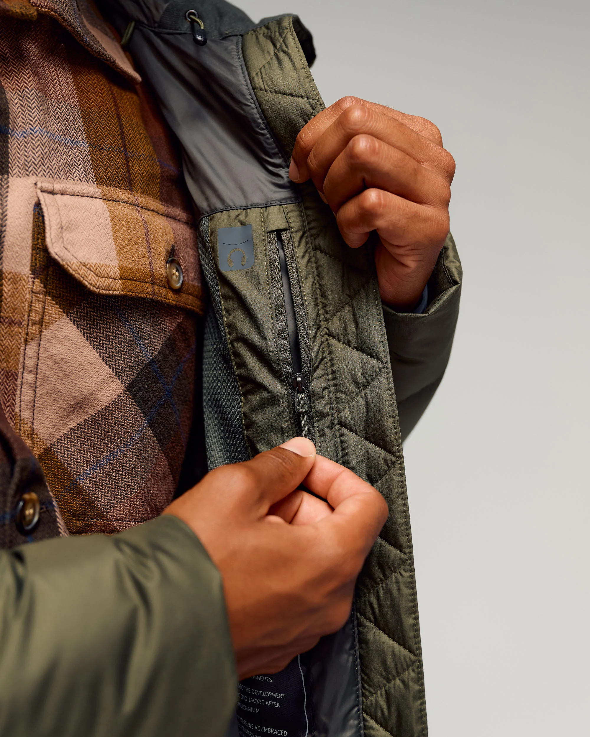 Men's Epiq Hooded Down Jacket - Light Moss - Image 5
