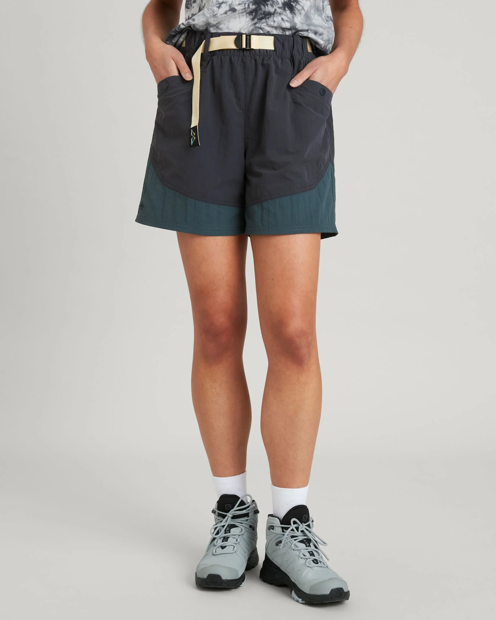 EVRY-Day Women's Cargo Shorts - Night/Light Night