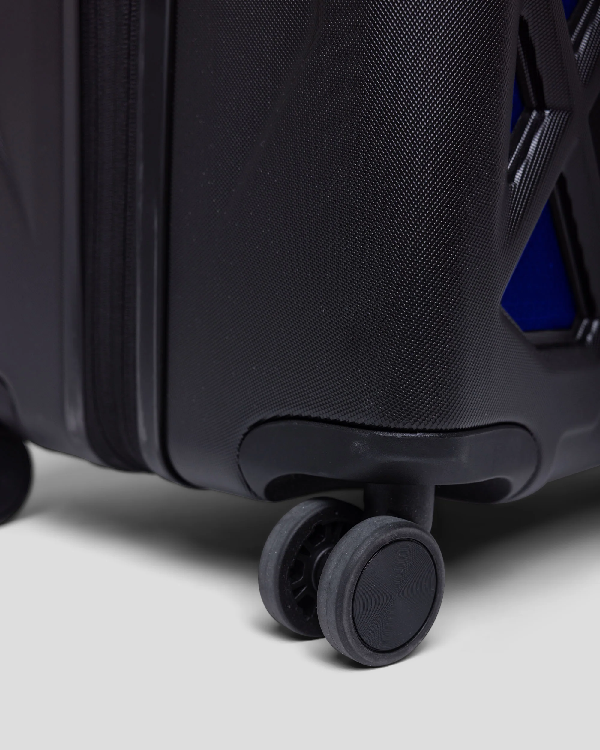 Feather Flight® Check-In Spinner - 80/90L -  Bright Navy - Image 9