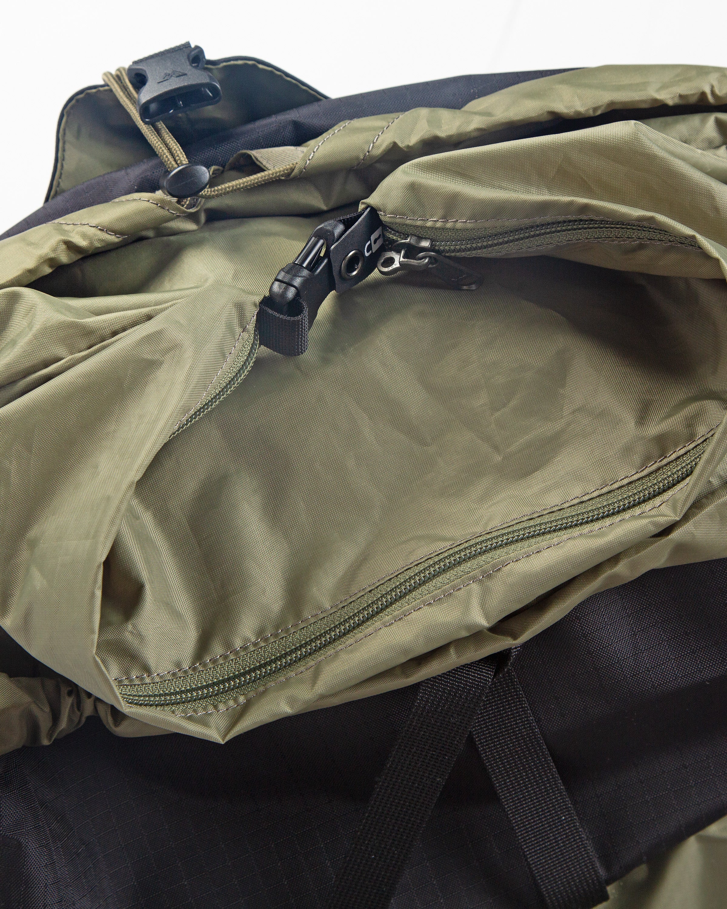Interloper Pack - 65L - Black Stingray - Image 10